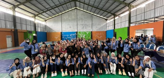 Mahasiswa Kebidanan Politeknik Banjarnegara Luncurkan Program “Relawan GENTING (Remaja Melawan Stunting)” di Desa Karangsari