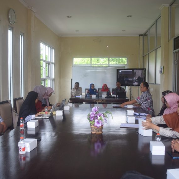 Monitoring tindak lanjut penanggulangan kampus bebas asap rokok