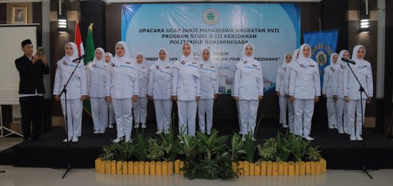 Upacara Ucap Janji Mahasiswa Angkatan XVII Program Studi Kebidanan Politeknik Banjarnegara