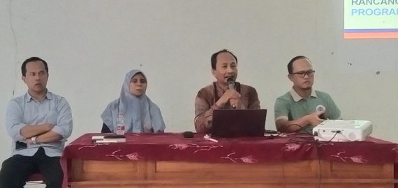 Azis Purwanto “Kampus Industri Harus Bisa Berubah dan Bergerak Cepat