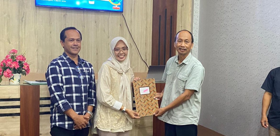 Direktur Politeknik Banjarnegara “Apresiasi Dosen dan Evaluasi Pembelajaran Jadi Momentum Transformasi Menuju Penyatuan dengan Unsoed