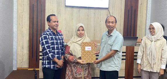 Direktur Politeknik Banjarnegara “Apresiasi Dosen dan Evaluasi Pembelajaran Jadi Momentum Transformasi Menuju Penyatuan dengan Unsoed