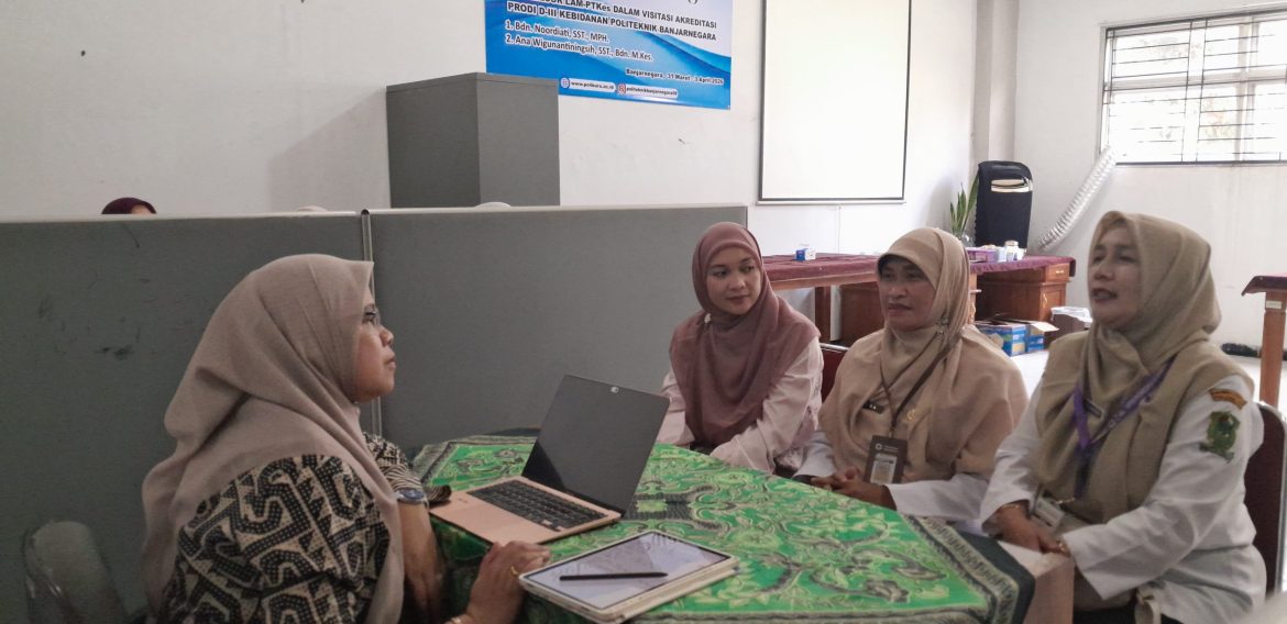 AKREDITASI PRODI KEBIDANAN POLITEKNIK BANJARNEGARA BERLANGSUNG SUKSES